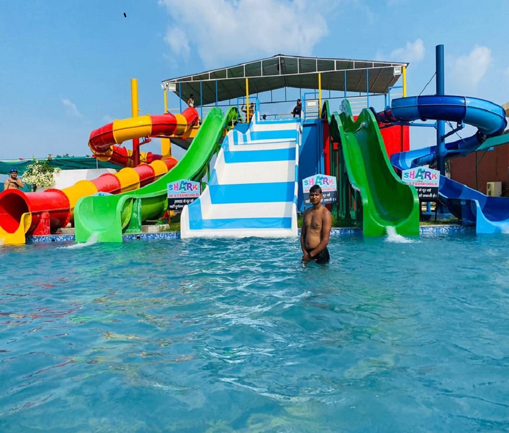 Water park slide